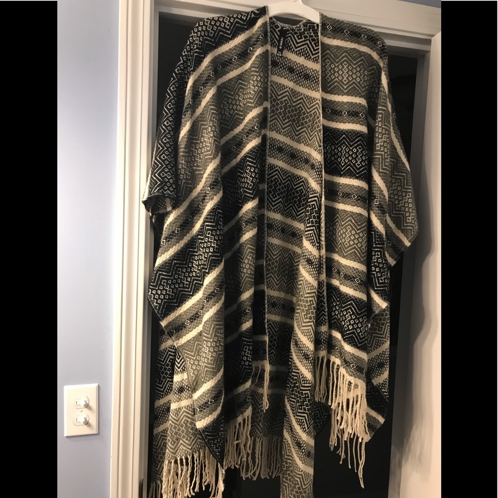 Torrid One Size, Fringe Knit Ruana